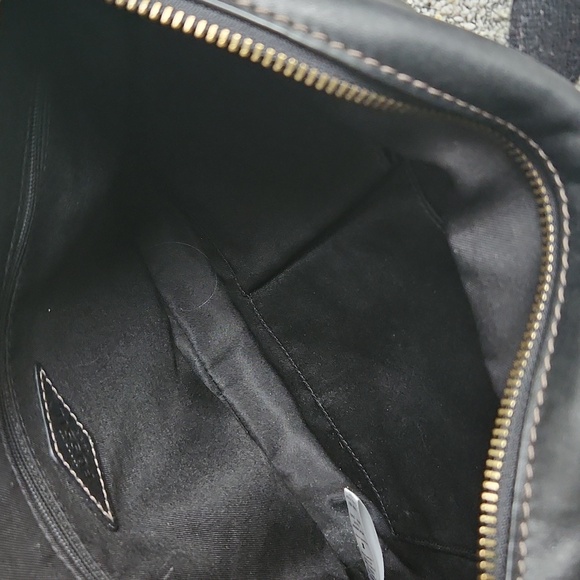 •Fossil Crossbody - Picture 12 of 16